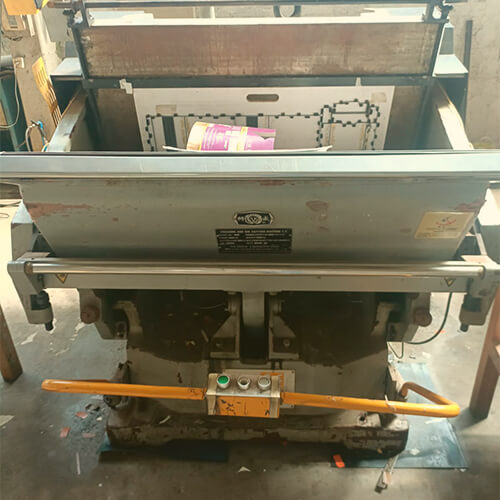 Corte e vinco manual marca guangya f-1