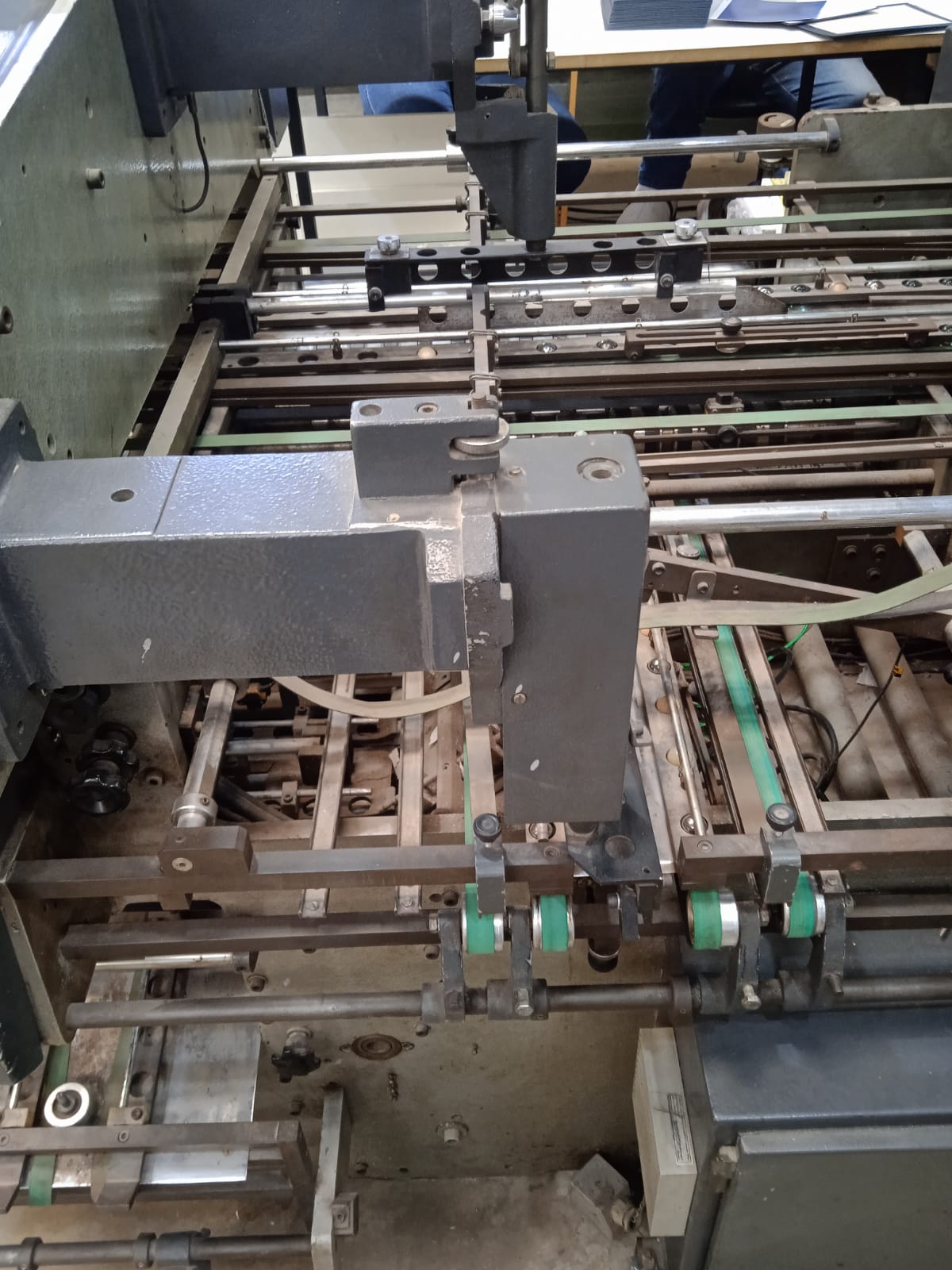 Dobradeira Folha Inteira Auderico Rossi K78